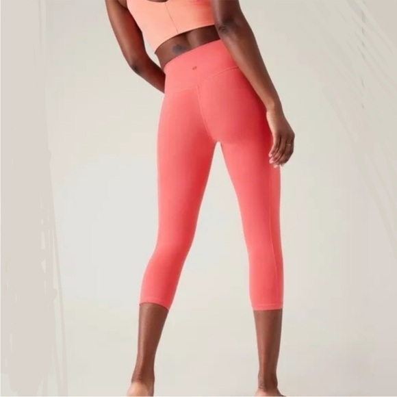 NWT Athleta Salutation Stash Pocket II Capris - Picture 2 of 5